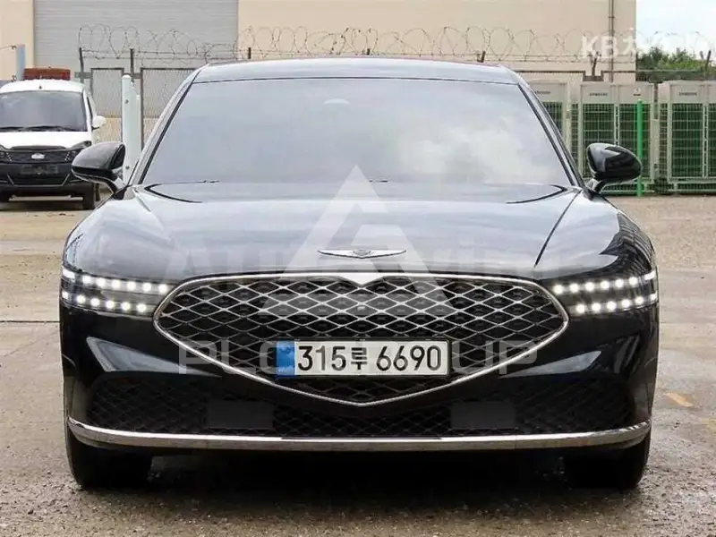 2025 Genesis G90