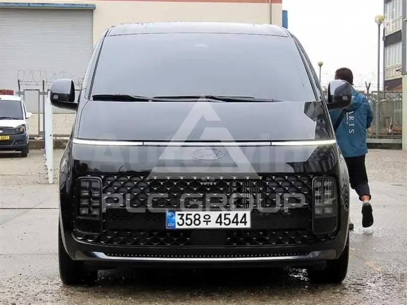 2025 Hyundai Staria