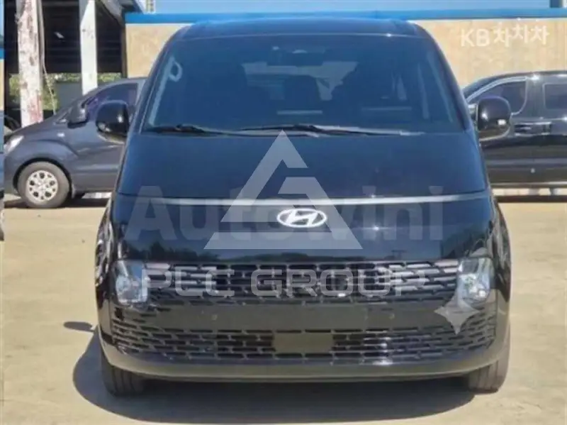 2025 Hyundai Staria