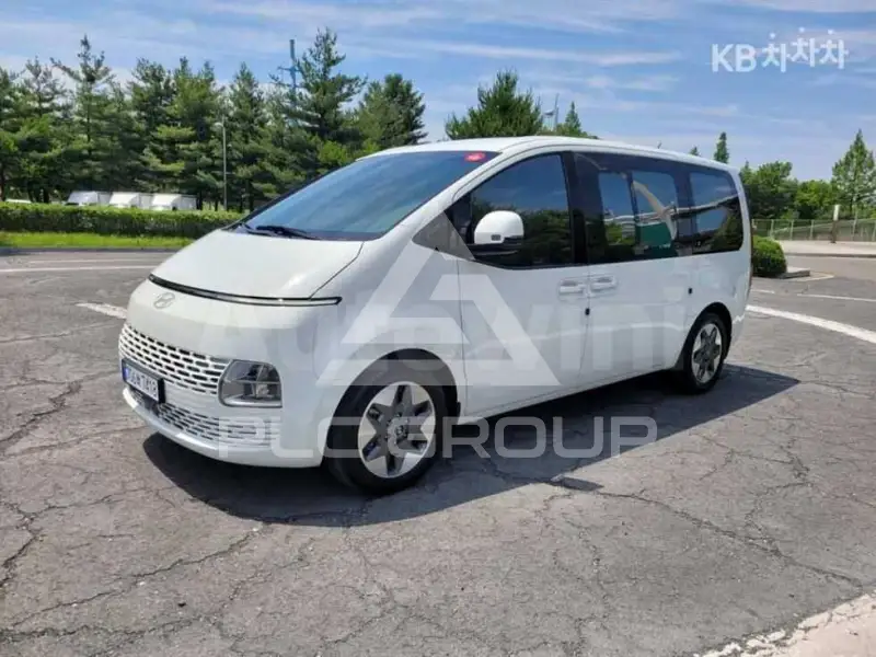 2025 Hyundai Staria