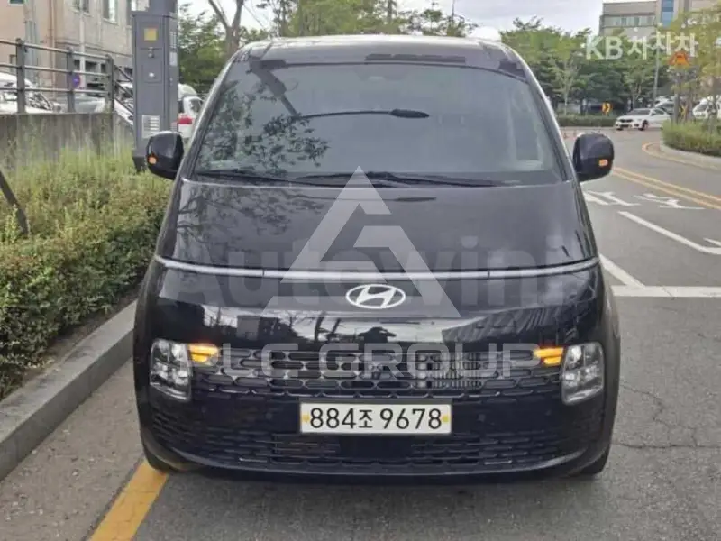 2025 Hyundai Staria
