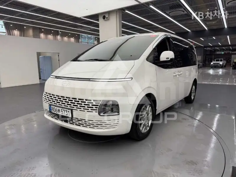 2025 Hyundai Staria