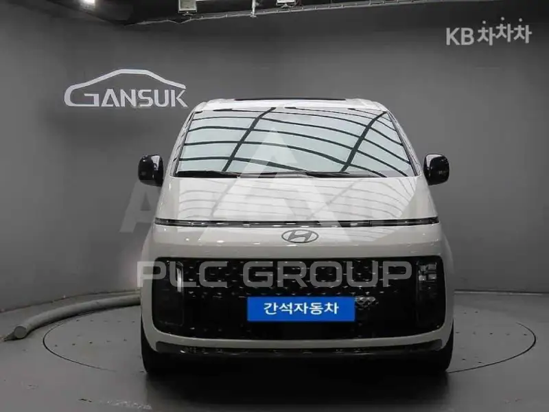 2025 Hyundai Staria