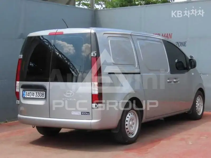 2025 Hyundai Staria