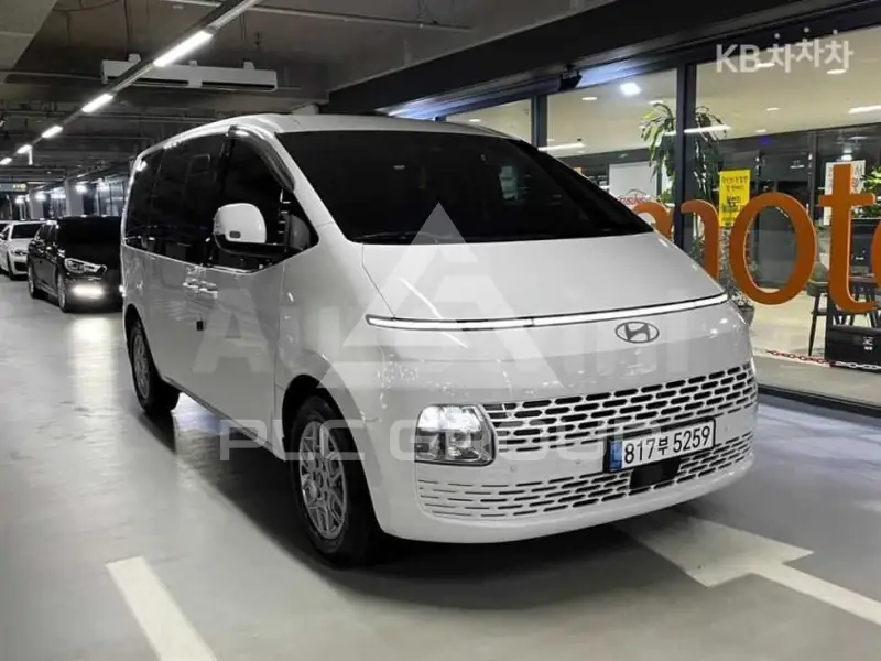 2025 Hyundai Staria