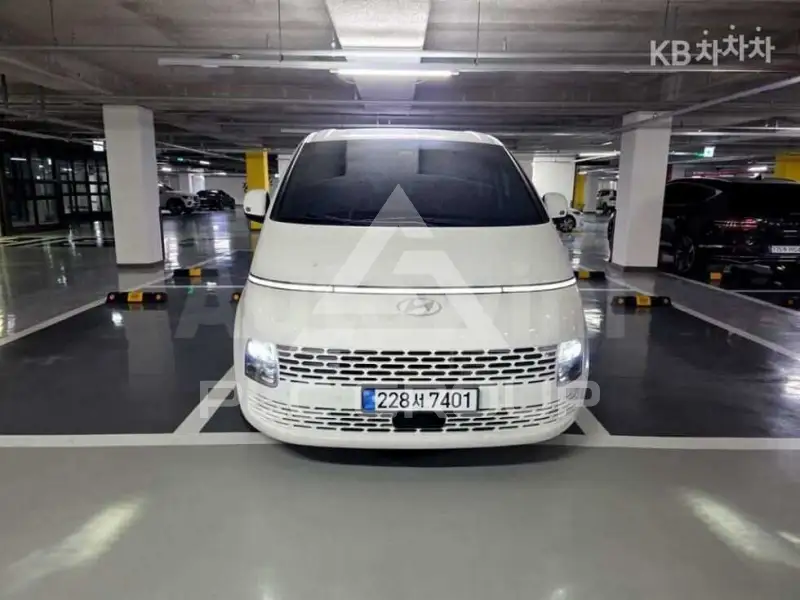 2025 Hyundai Staria