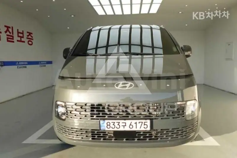 2025 Hyundai Staria