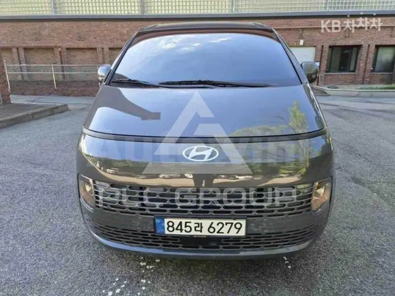 2025 Hyundai Staria