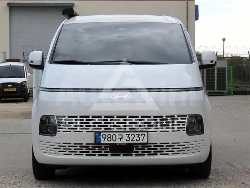2025 Hyundai Staria