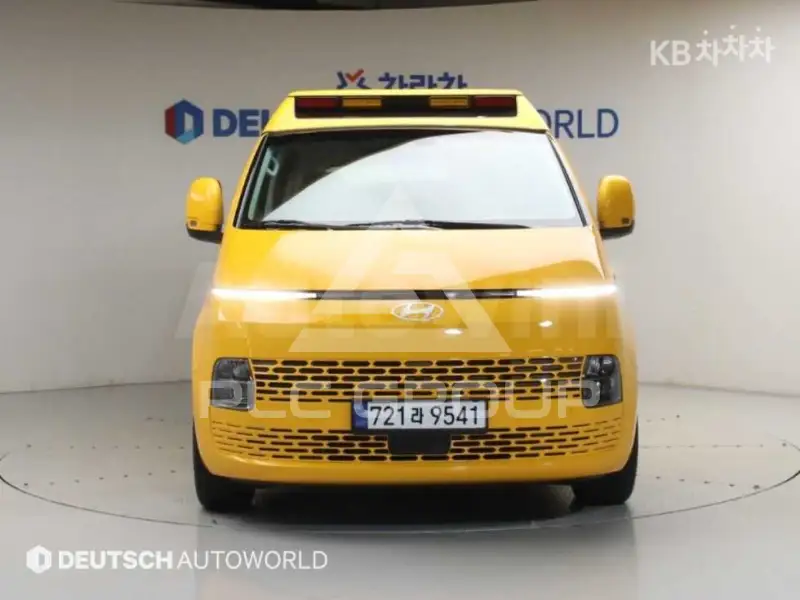 2025 Hyundai Staria
