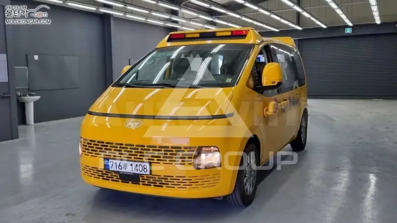 2025 Hyundai Staria