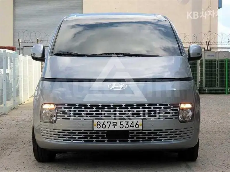2025 Hyundai Staria
