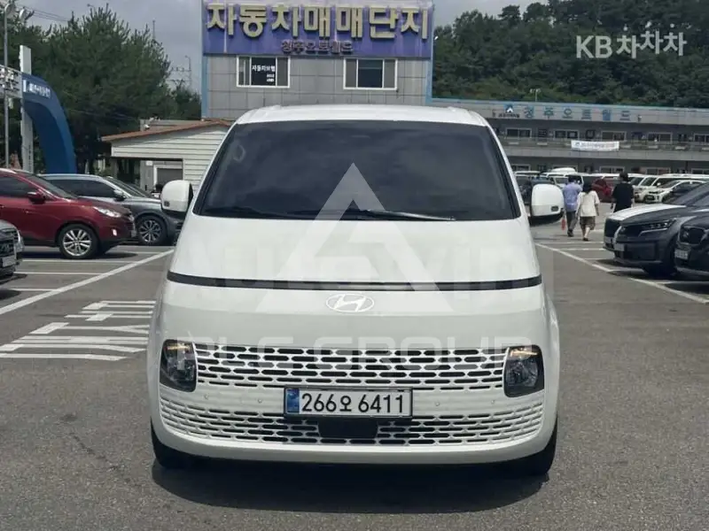 2025 Hyundai Staria