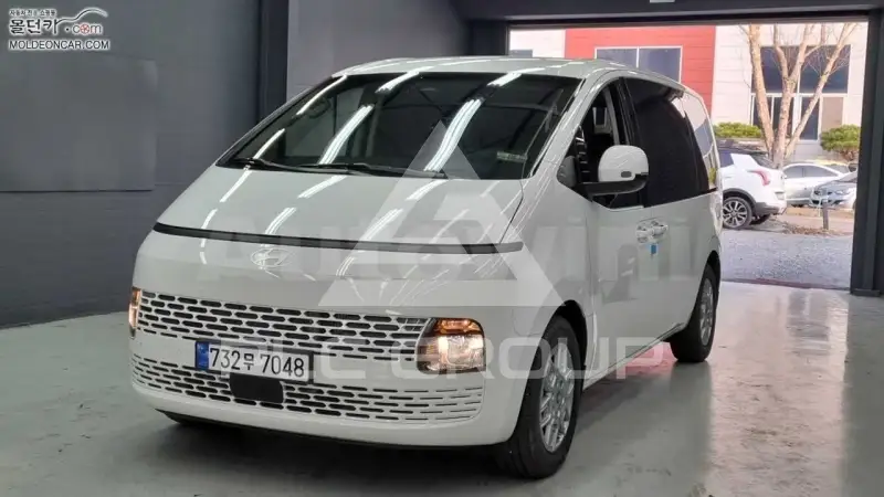 2025 Hyundai Staria
