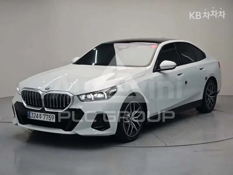 2026 BMW 523