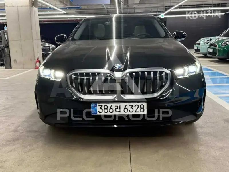 2026 BMW 523