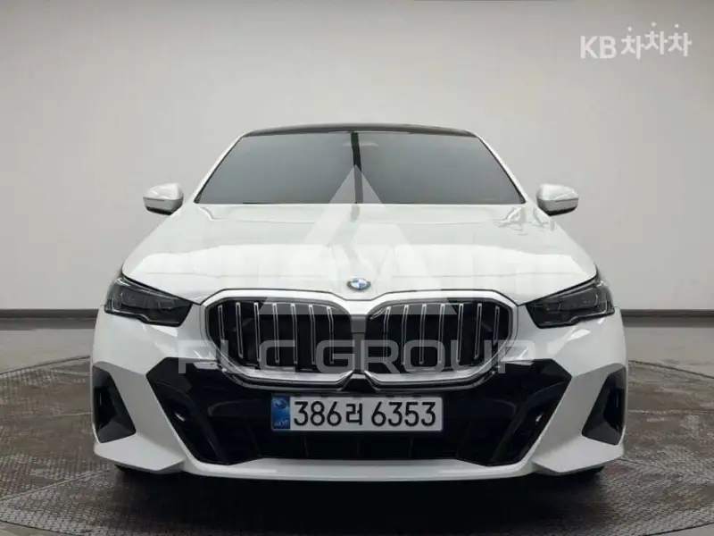 2026 BMW 523