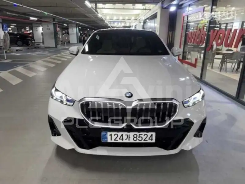 2026 BMW 523