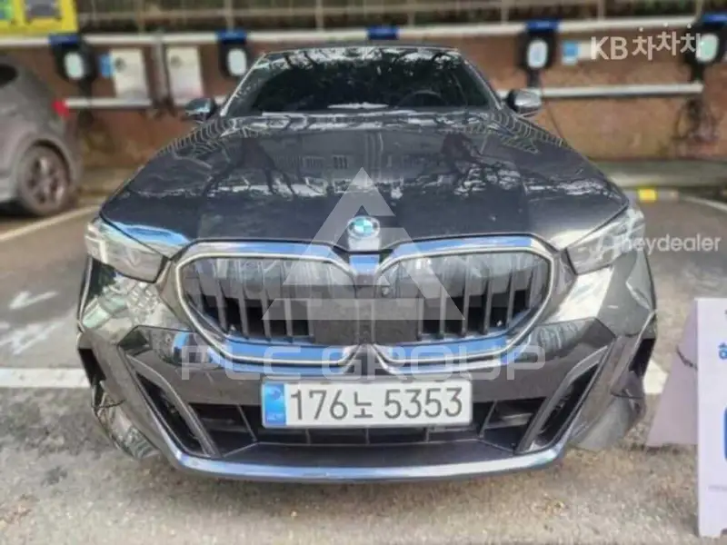 2026 BMW 523
