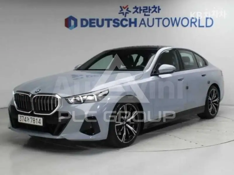 2026 BMW 523