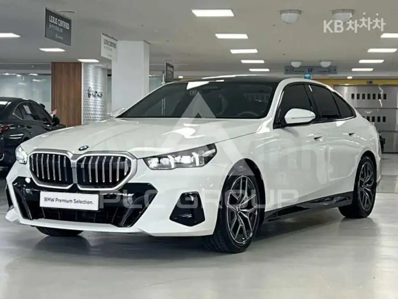 2026 BMW 523