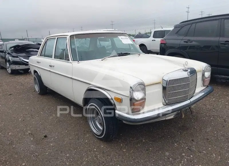 1971 Mercedes Benz 220 photo