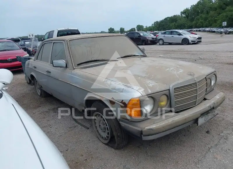1981 Mercedes Benz E 300 photo