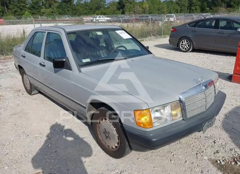 1984 Mercedes Benz 190 photo