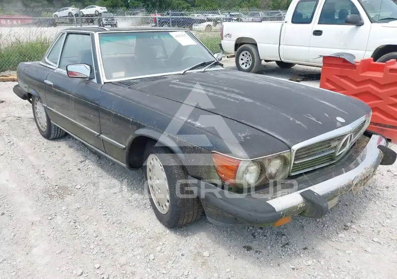 1985 Mercedes Benz 380 photo