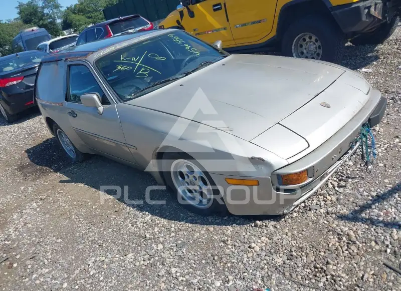 1985 Porsche 944 photo