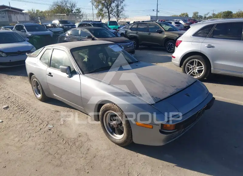 1986 Porsche 944 photo