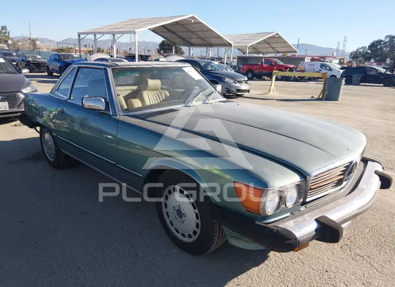 1987 Mercedes Benz 560 photo