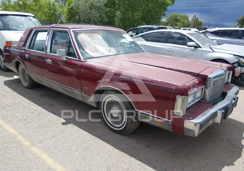 1988 Lincoln Town фото