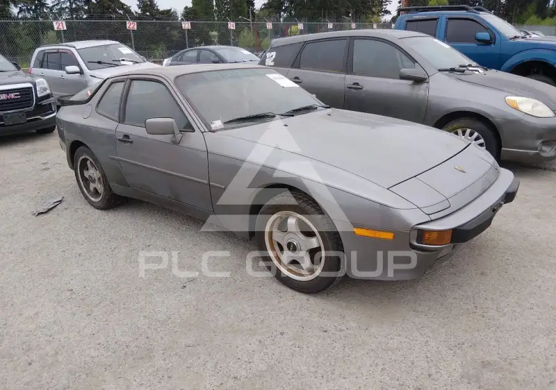 1988 Porsche 944 photo