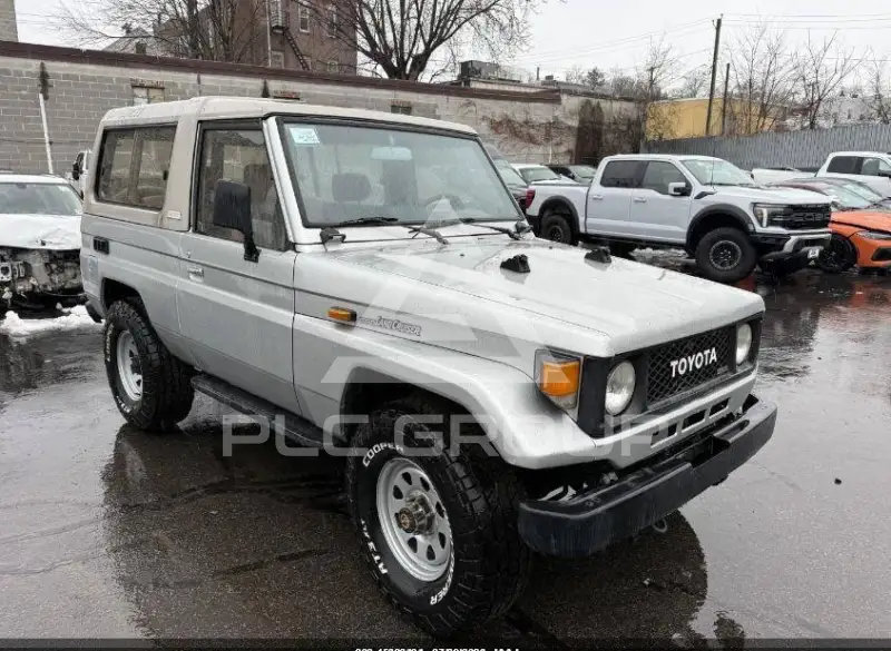 1989 Toyota LAND CRUISER photo