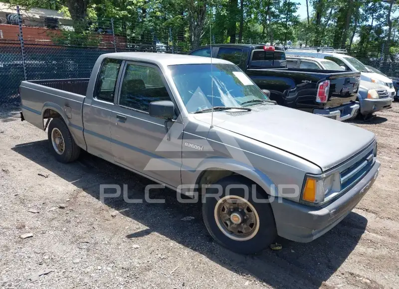 1990 Mazda B2600 фото