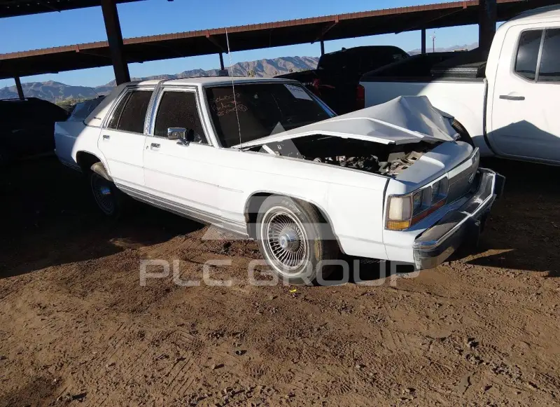 1990 Ford CROWN фото