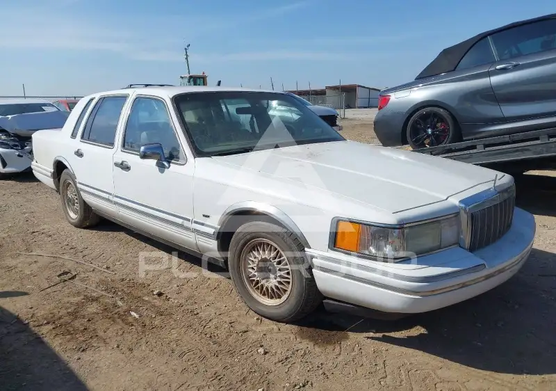 1991 Lincoln Town photo