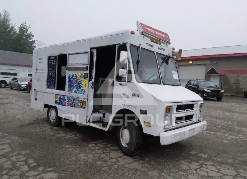 1992 Chevrolet P30 photo