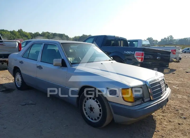 1993 Mercedes Benz E 300 photo