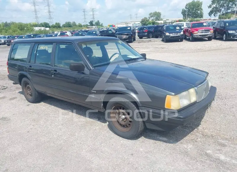 1993 Volvo 940 photo