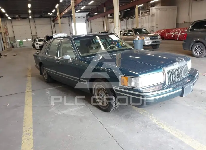 1994 Lincoln Town photo