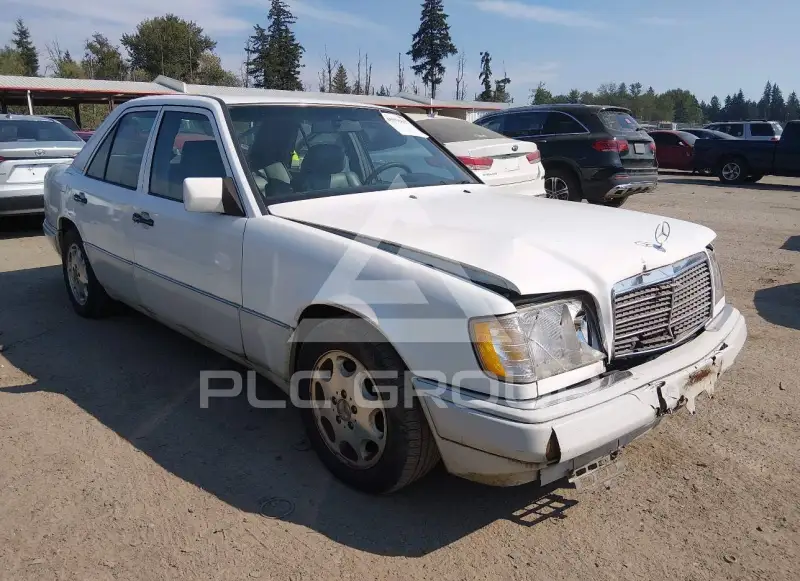 1995 Mercedes Benz E-Class photo