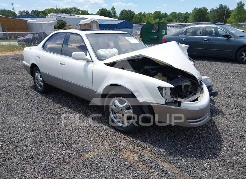 1995 Lexus ES photo