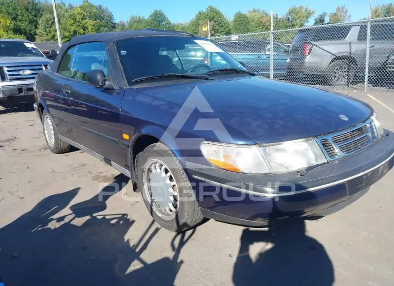 1995 SAAB 900 photo