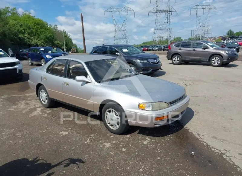 1995 Toyota CAMRY photo
