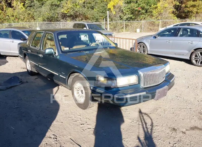 1996 Lincoln Town фото