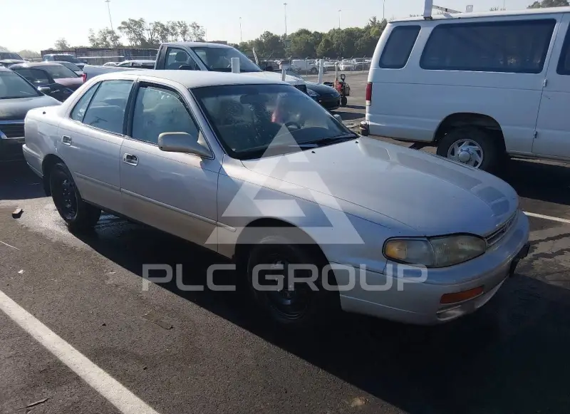 1996 Toyota CAMRY photo