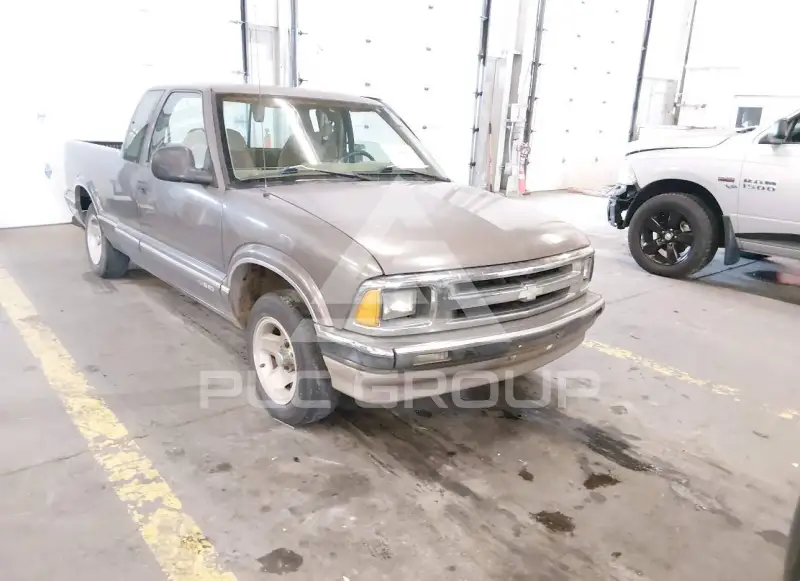 1997 Chevrolet S10 photo