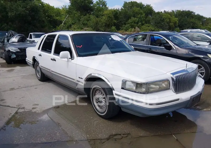 1997 Lincoln Town фото